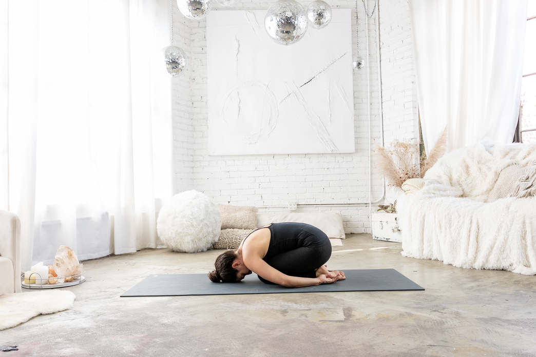 Posições de Yoga com Pri Leite