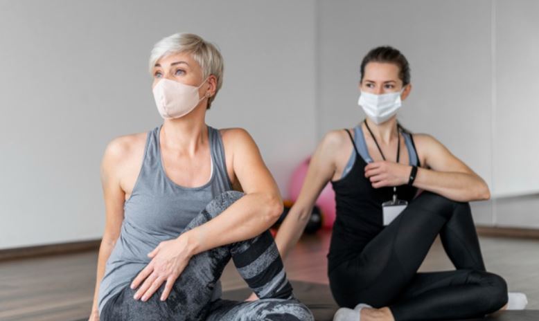 ‘Ar viciado’ na máscara pode causar mal-estar e tontura durante prática de atividade física