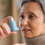 Na estação mais fria, casos de crise de asma disparam, mas podem ser evitados; veja quais as melhores medidas preventivas para a doença crônica