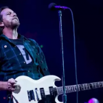 Vocalista do Pearl Jam tem garganta danificada