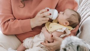 Condição muito comum nos primeiros anos de vida do bebê, refluxo oculto incomoda e gera problemas, apesar de não ser grave