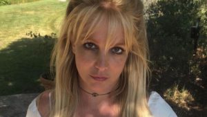 Britney publicou carta falando sobre invasões de privacidade que viveu durante os anos de tutela abusiva, deixando evidente traumas da época