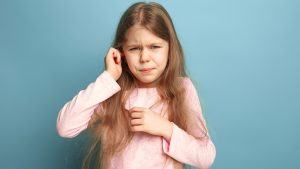 Quando o assunto é dor de ouvido, todo cuidado é pouco! Por isso, especialista lista tipos de dores, sintomas e como prevenir para evitar surdez