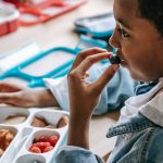 Sabe como fazer a lancheira ideal? Nutricionista auxilia nas opções para alimentação das crianças na escola, com alerta para diabéticos