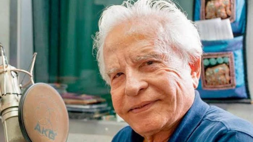 Cid Moreira promove reflexão aos 95 anos