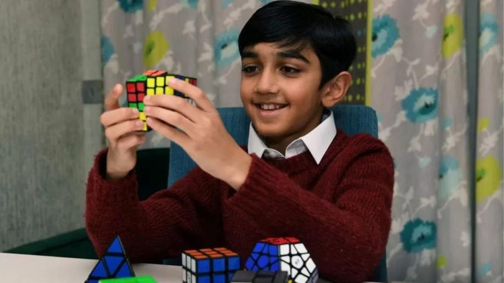 Superdotado: menino de 11 anos ultrapassa QI de Einstein e Hawking