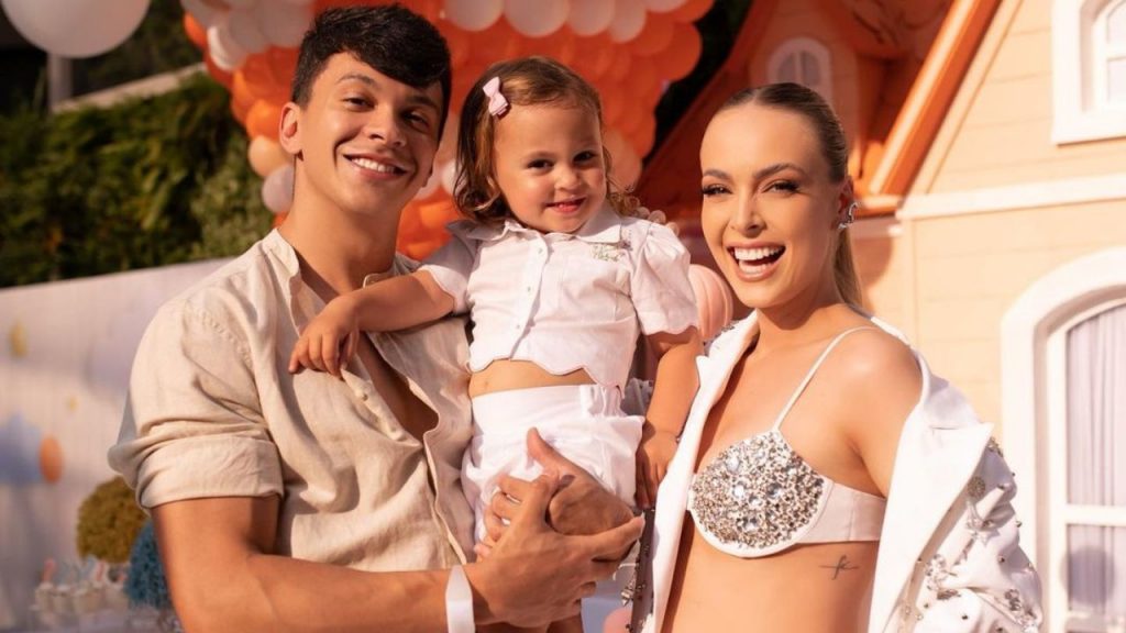 Família crescendo! Tata Estaniecki e Júlio Cocielo revelam o sexo do segundo filho