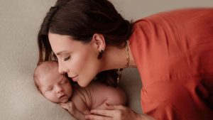 "Mãe sem filtro": sincera, Camila Rodrigues faz desabafo sobre maternidade real