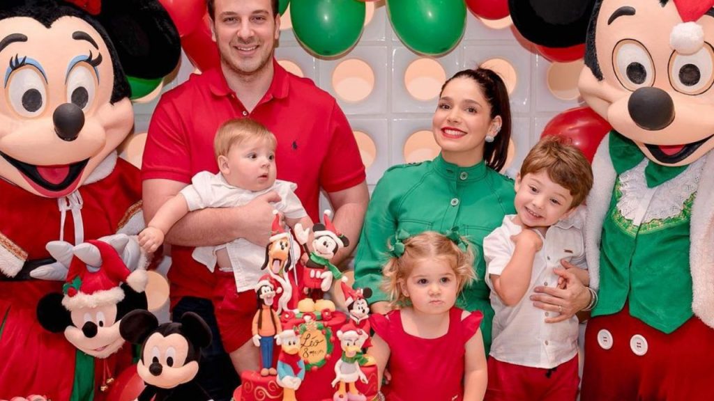 Com a família reunida, Sabrina Petraglia comemora 8 meses do filho mais novo, Léo