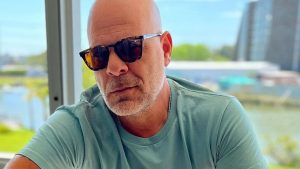 Bruce Willis é diagnosticado com demência e filha desabafa: "Emocionalmente cansada"