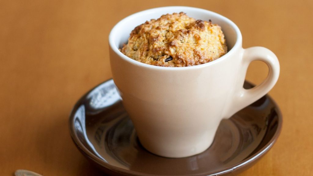 Bolo de caneca de banana com cacau: saudável e fácil!