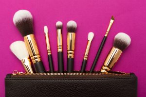 Autocuidado: 7 tipos de pincéis fundamentais para maquiagem