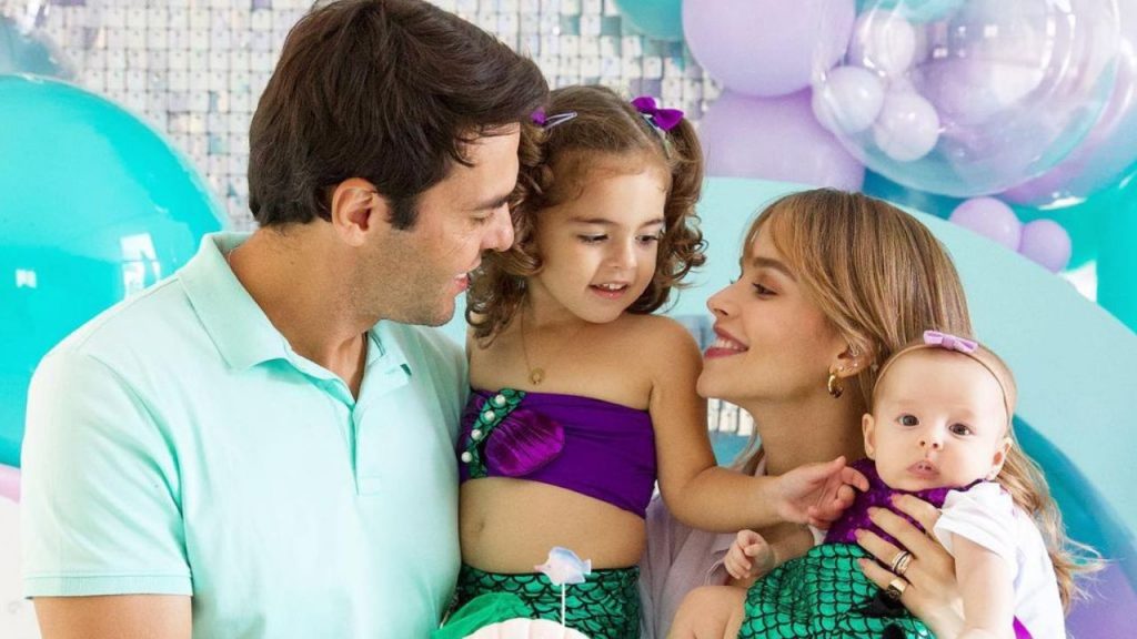 Kaká e Carol Dias comemoram 2 meses da filha caçula: "Minha pequena"