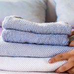 Qual a frequência de lavagem as roupas de cama, banho e travesseiros?