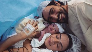 Renato Góes e Thaila Ayala anunciam o nascimento da segunda filha, Tereza: "Meu milagre"