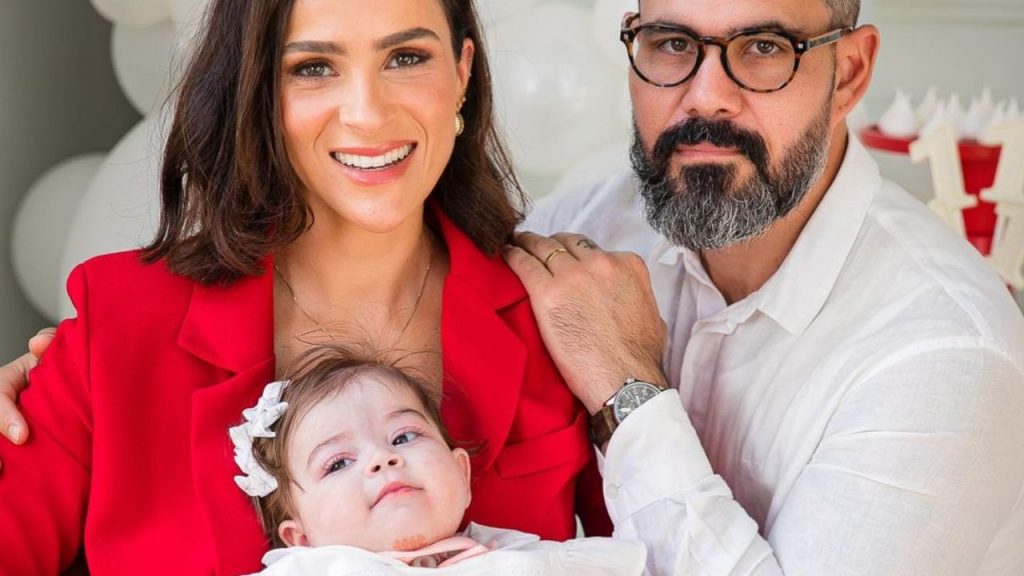 Juliano Cazarré faz declaração no dia em que a filha caçula completa 1 ano: "Tanto amor e fé"