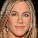 Jennifer Aniston faz tratamento facial com esperma de salmão: quais os benefícios do ingrediente?